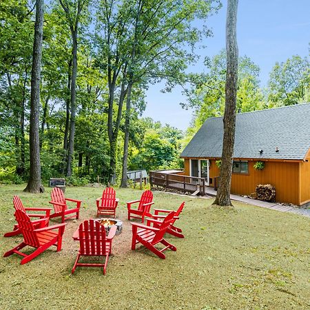 Quaint Loft Cabin W Hot Tub, Firepit, Deck & Grill Hedgesville Buitenkant foto