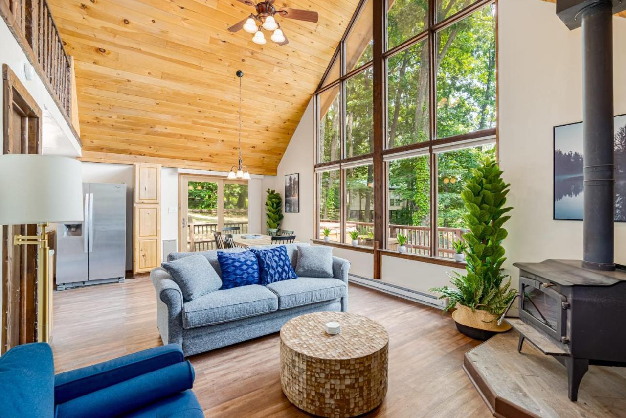 Quaint Loft Cabin W Hot Tub, Firepit, Deck & Grill Hedgesville Buitenkant foto