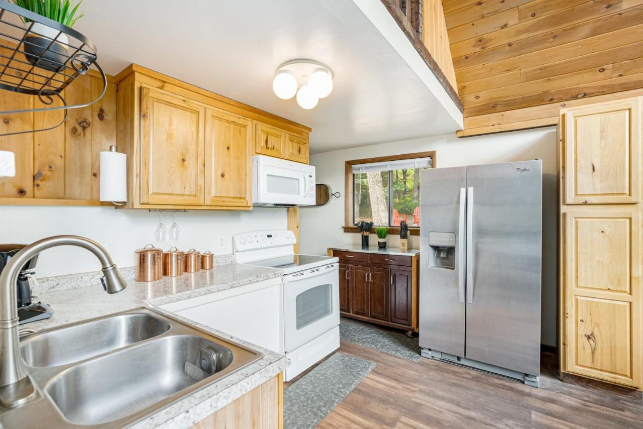 Quaint Loft Cabin W Hot Tub, Firepit, Deck & Grill Hedgesville Buitenkant foto