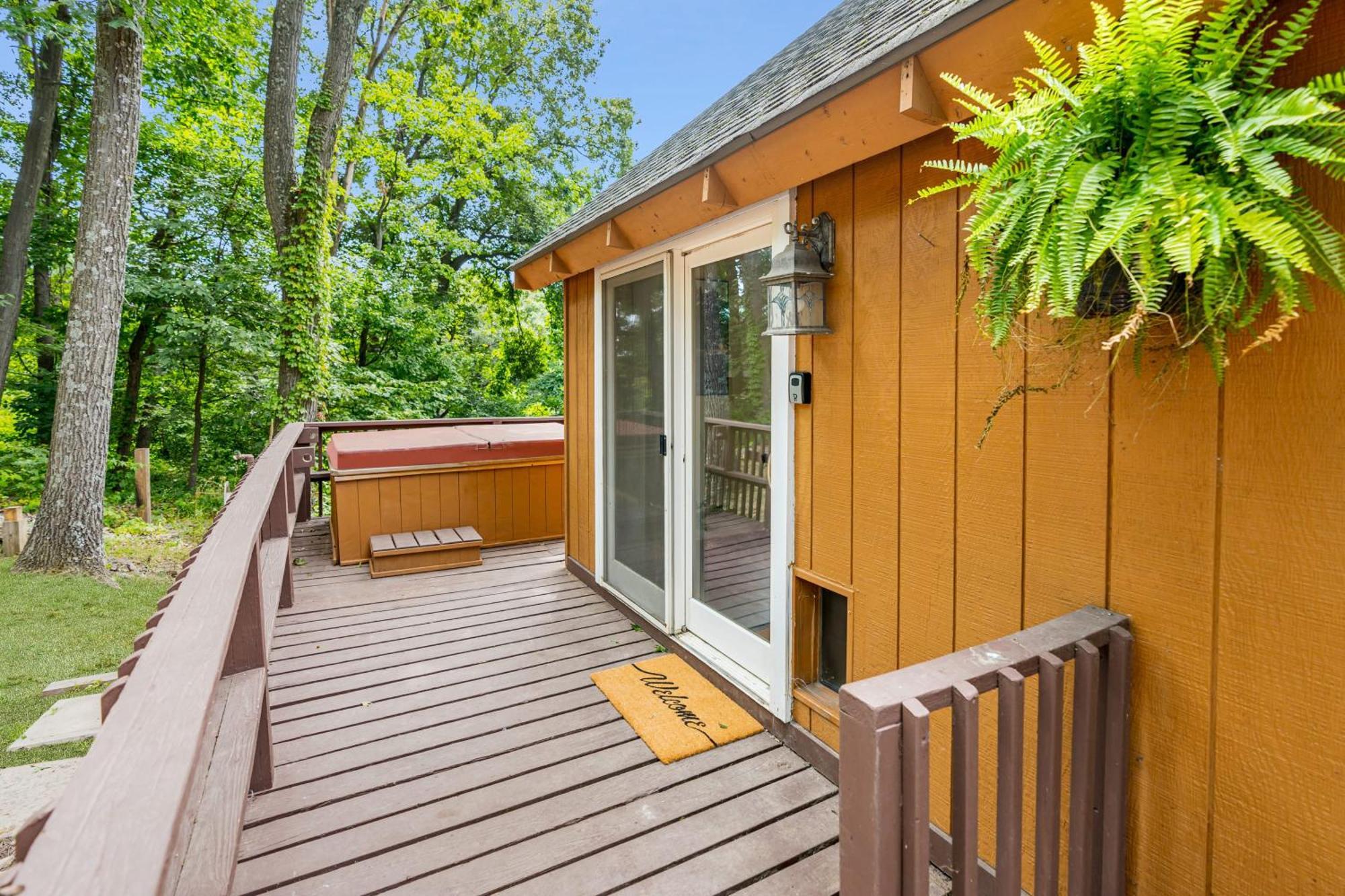 Quaint Loft Cabin W Hot Tub, Firepit, Deck & Grill Hedgesville Buitenkant foto