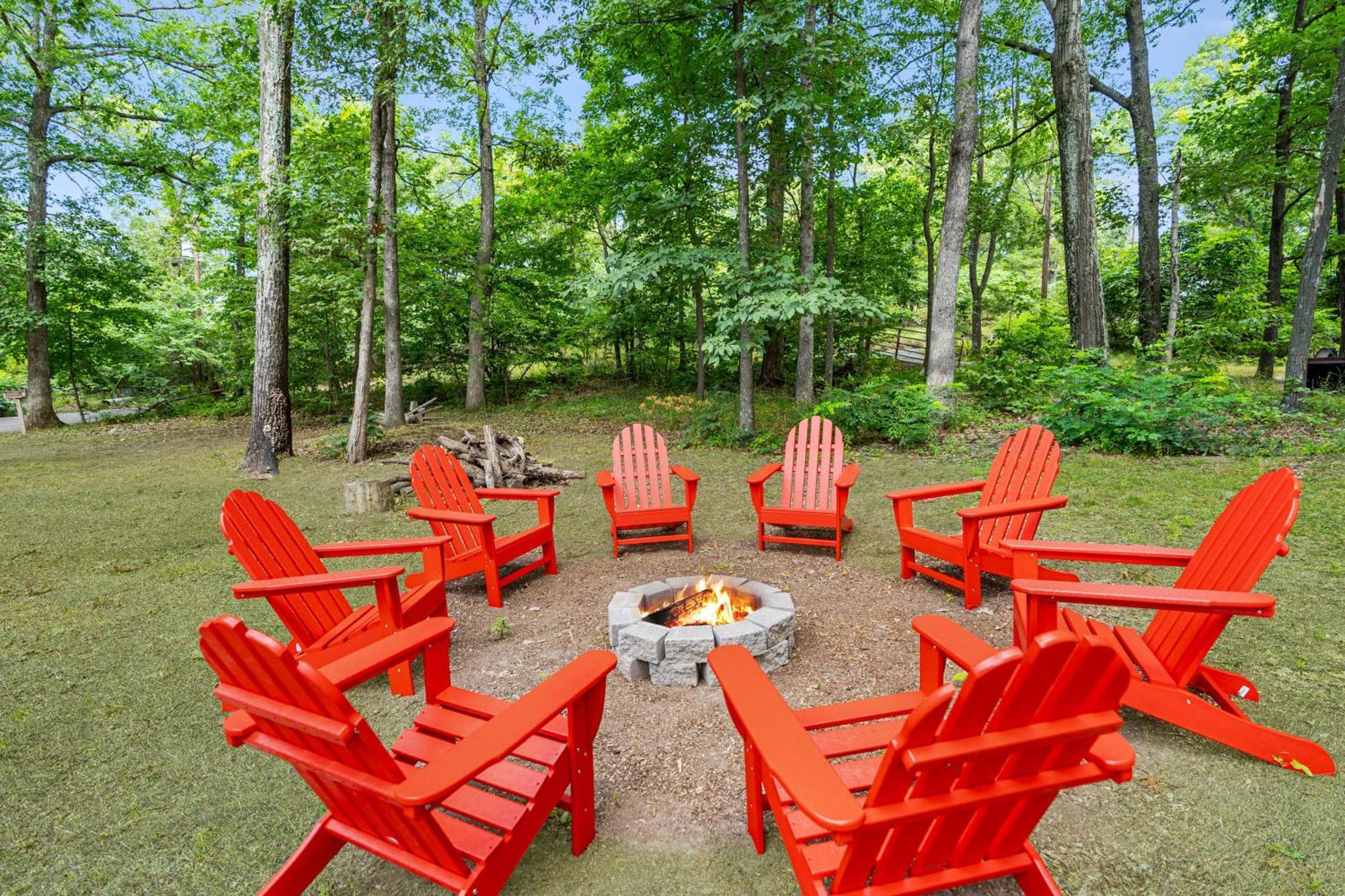Quaint Loft Cabin W Hot Tub, Firepit, Deck & Grill Hedgesville Buitenkant foto
